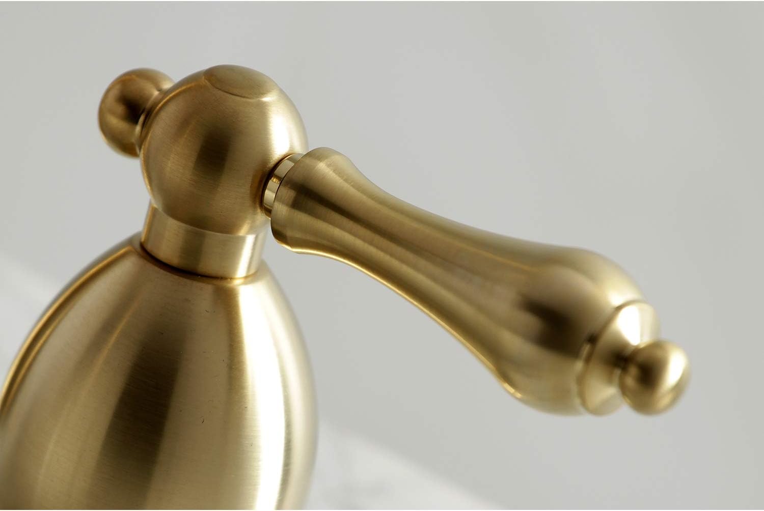Kingston Brass KS1977AL 8 in. Widespread Bathroom Faucet, Brushed Brass - like new