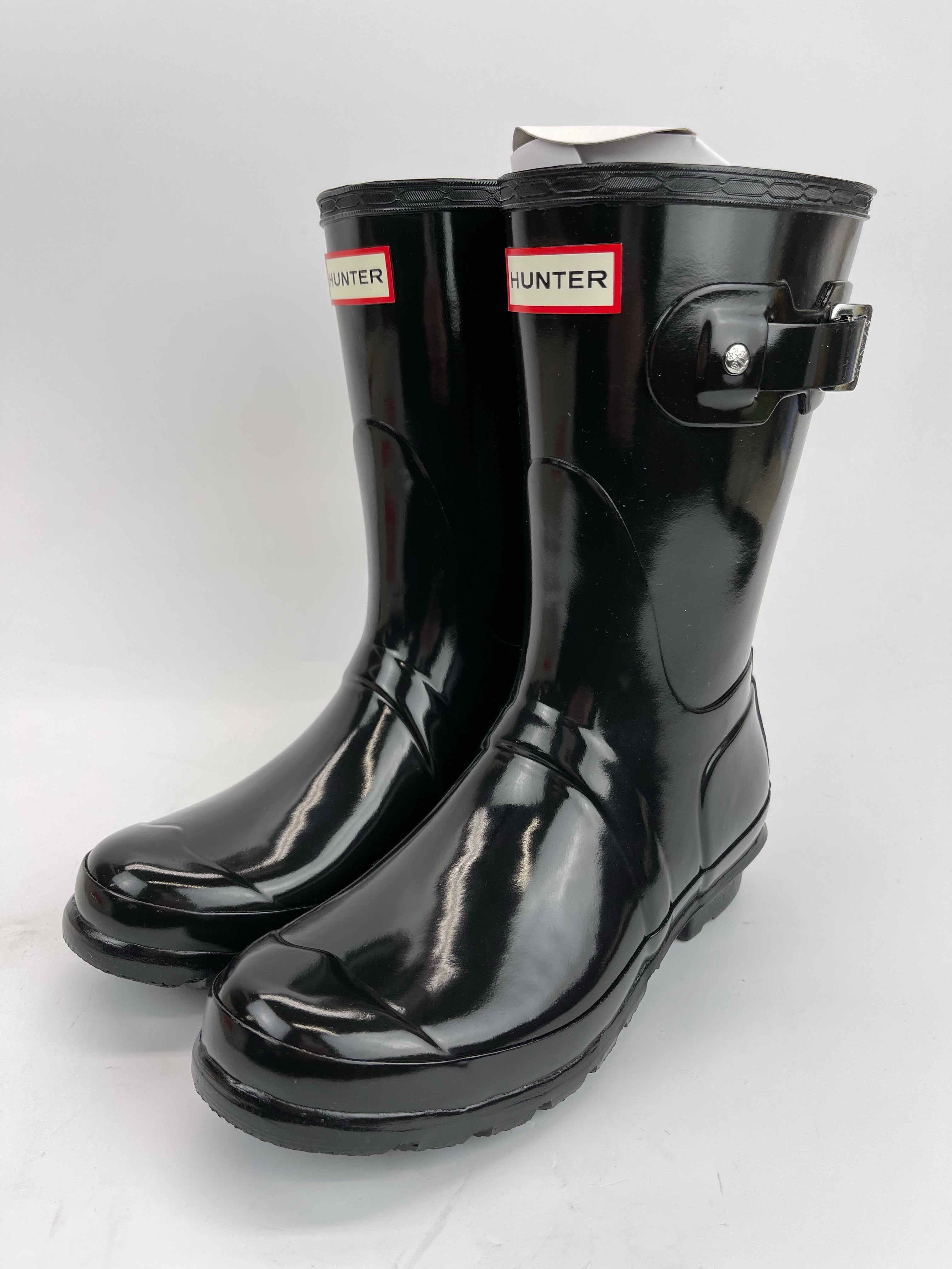 HUNTER Women's Original Short Gloss Rain Boots - Black (US 7)