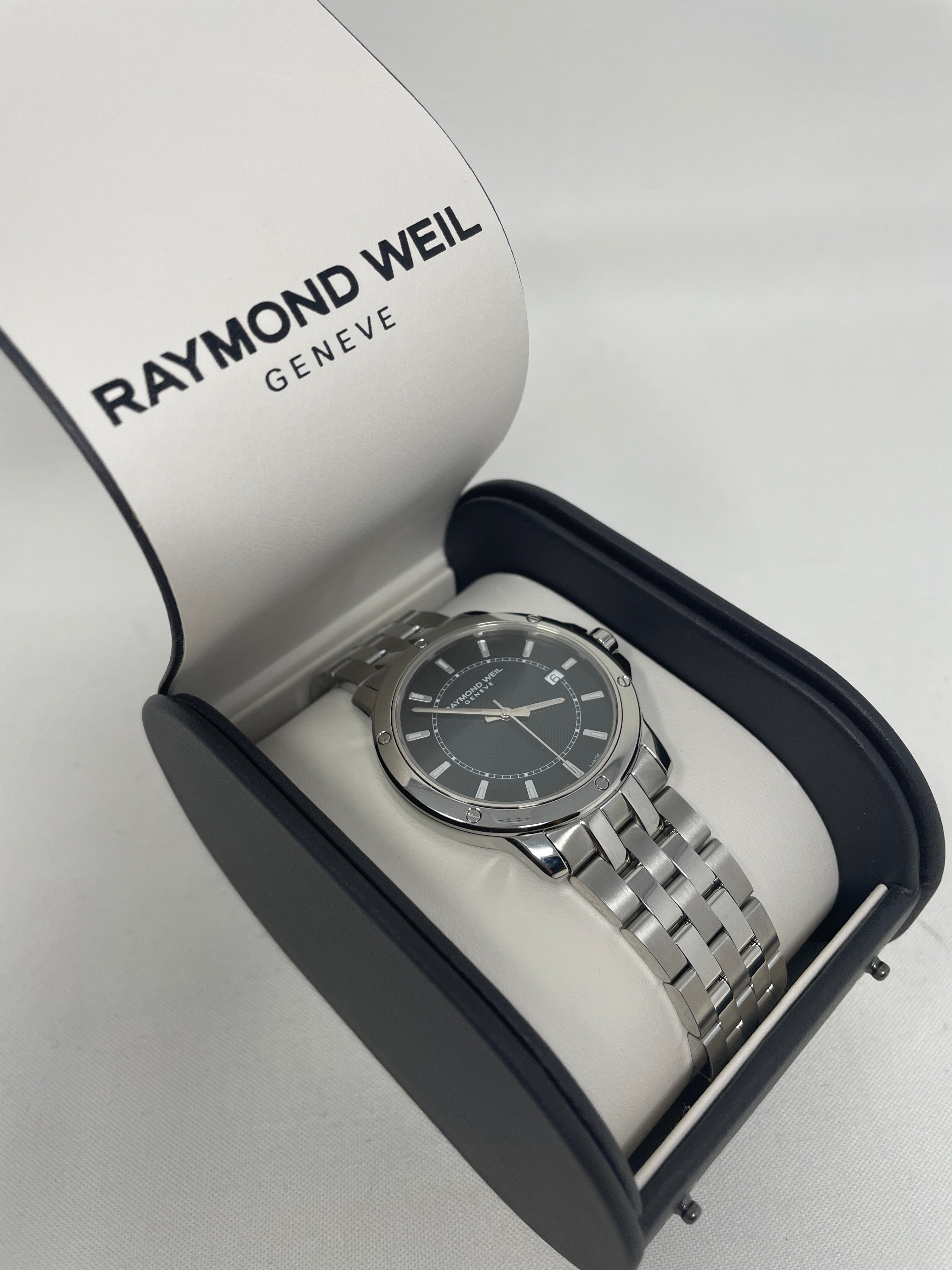 Raymond Weil Men's 5591-ST-20001 Tango Analog Display Swiss Quartz Silver Watch