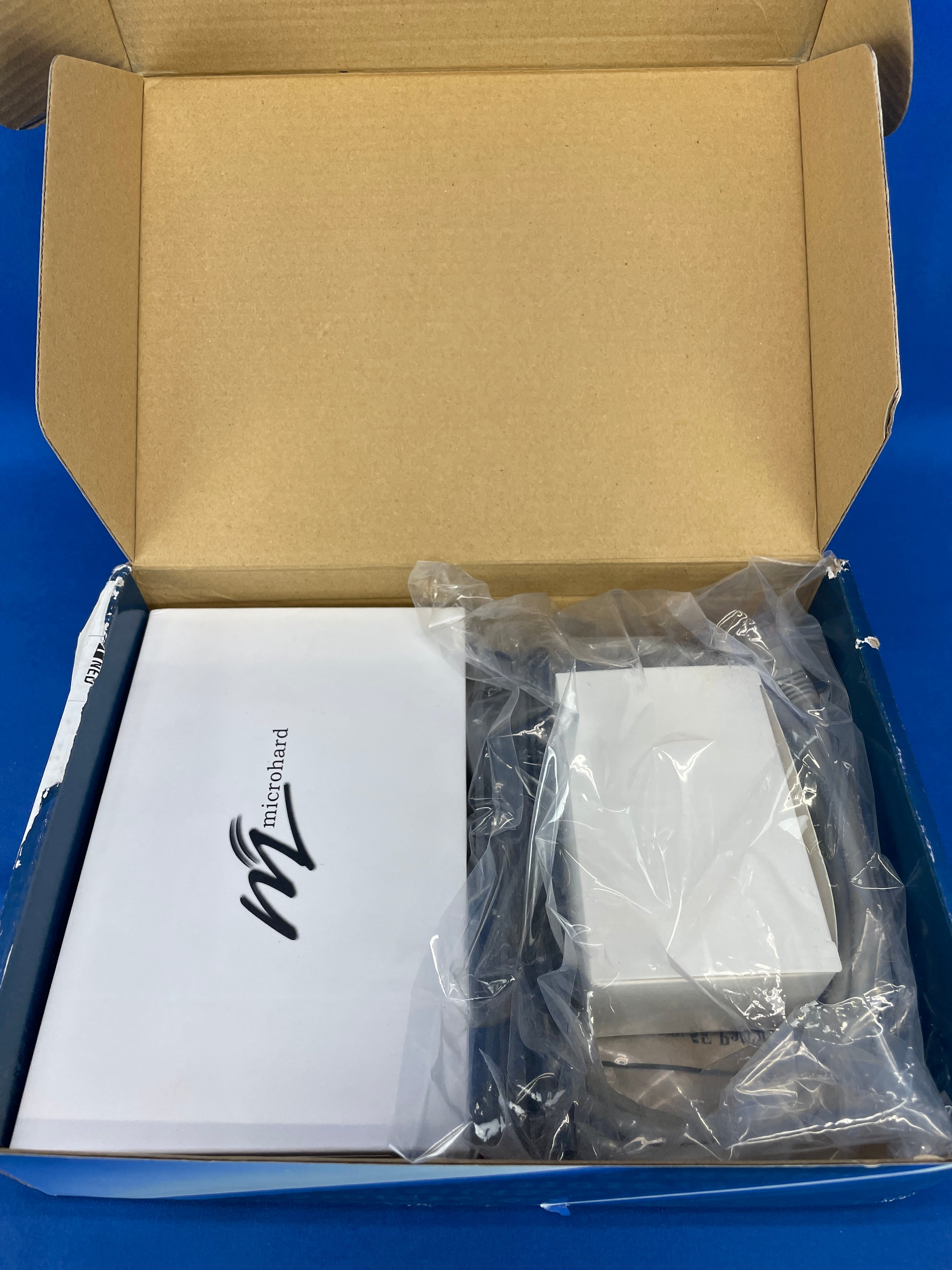 Microhard BulletPlusAC-CAT12 LTE Advanced Carrier Aggregation CAT12 Cellular Gateway w/802.11ac