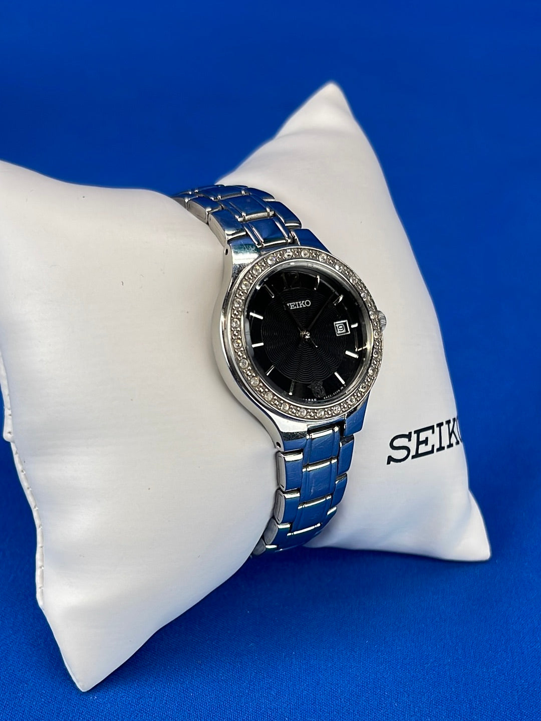 Ladies Seiko Dress Watch 6N22-00D0 Classic Steel Bracelet Black Dial Genuine